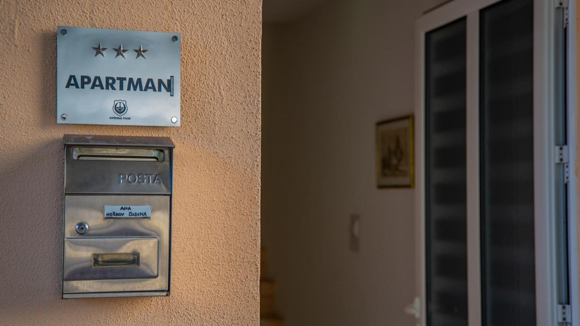 Apartmani Ana Tivat Eksteriør billede